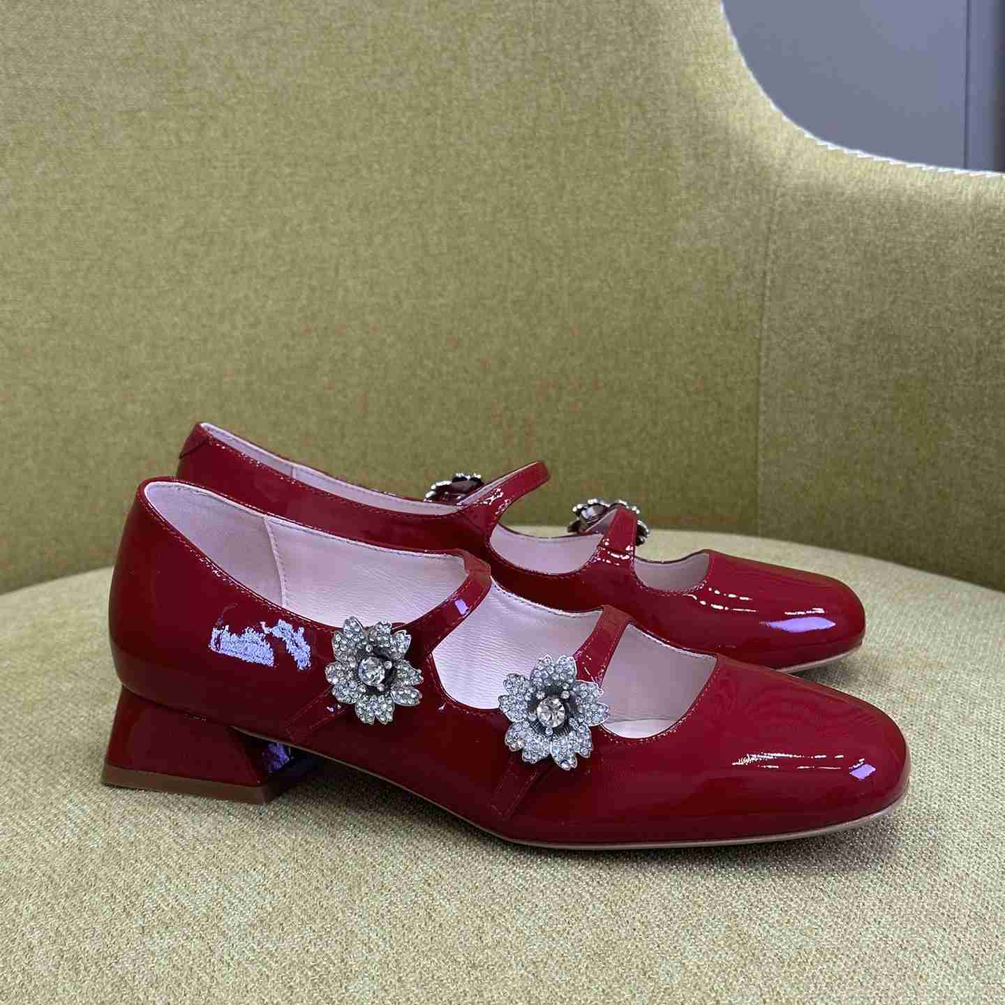 Roger Vivier Bouquet Strass Babies Ballerinas in Patent Leather - EUR FASHION