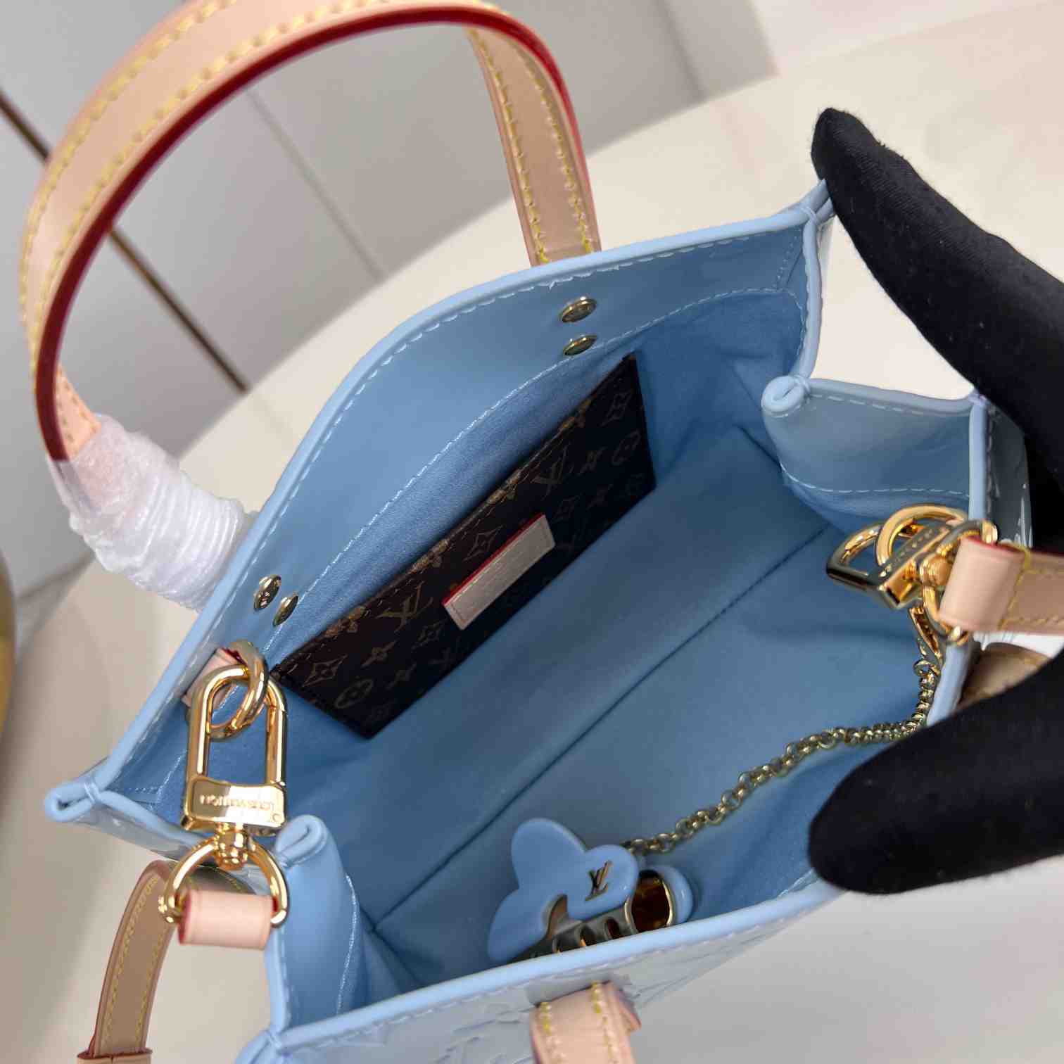 Louis Vuitton Reade PM    M24144 - EUR FASHION