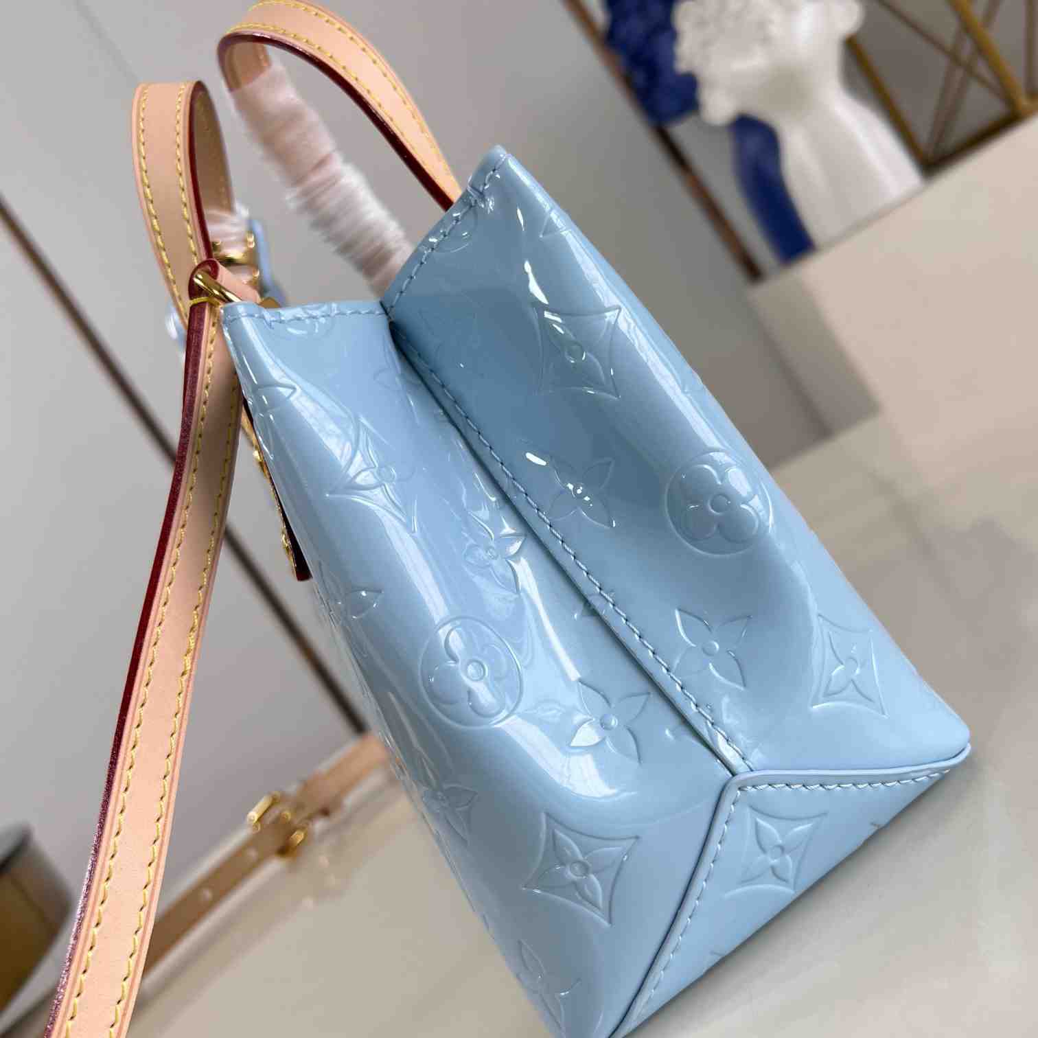 Louis Vuitton Reade PM    M24144 - EUR FASHION