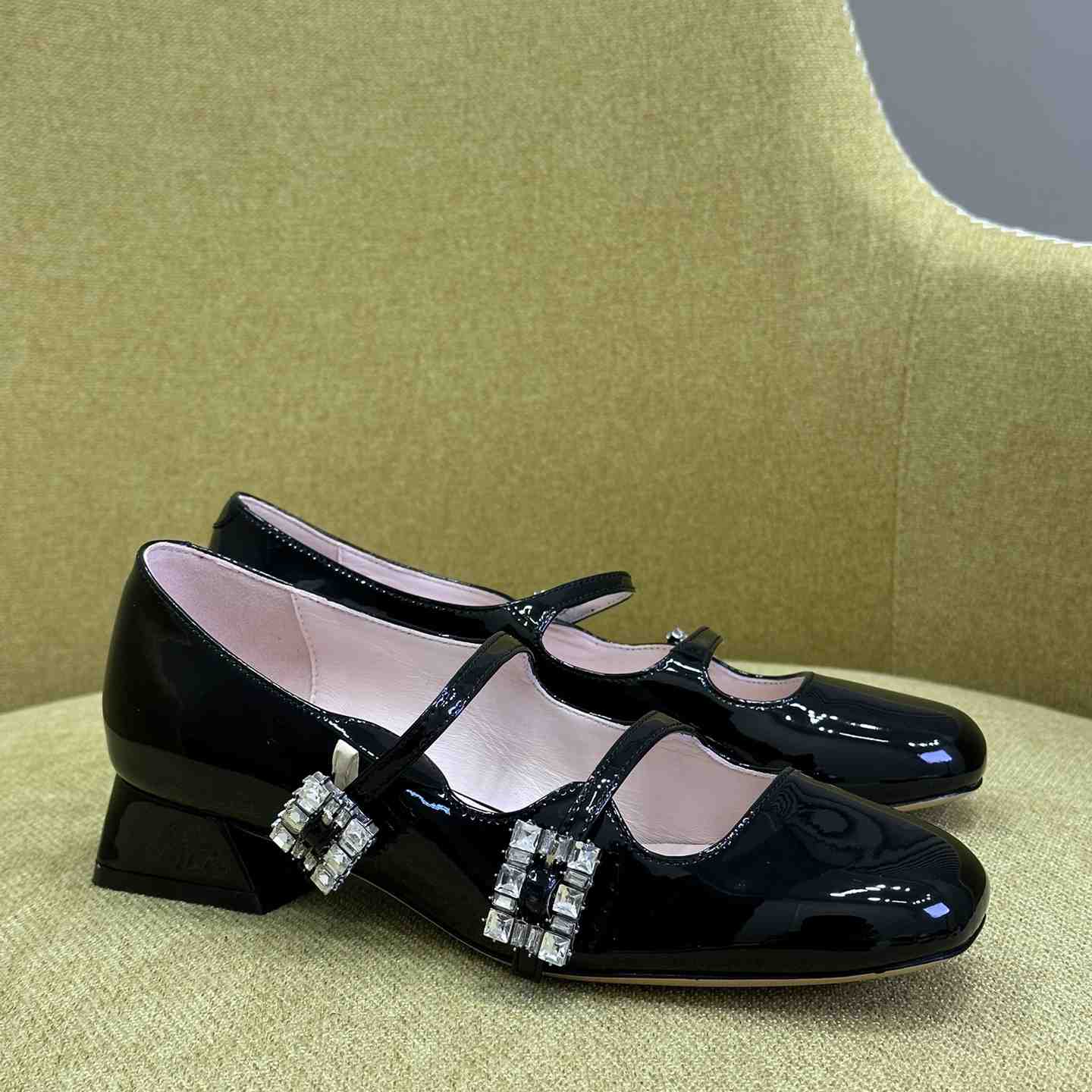 Roger Vivier Trés Vivier Strass Buckle Mini Babies Ballerinas in Patent Leather - EUR FASHION