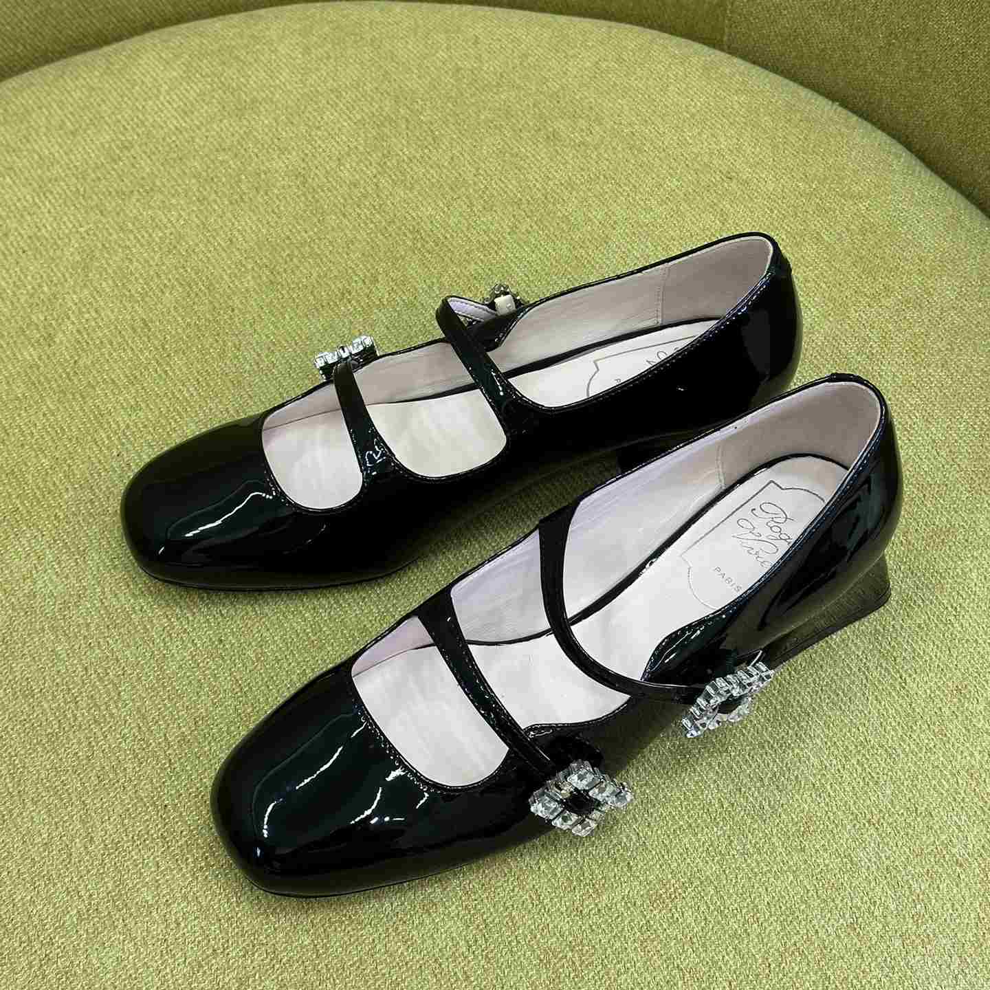 Roger Vivier Trés Vivier Strass Buckle Mini Babies Ballerinas in Patent Leather - EUR FASHION