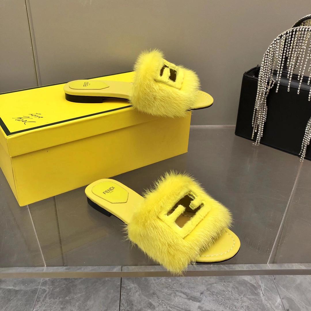 Fendi Baguette Yellow Mink Slides - EUR FASHION