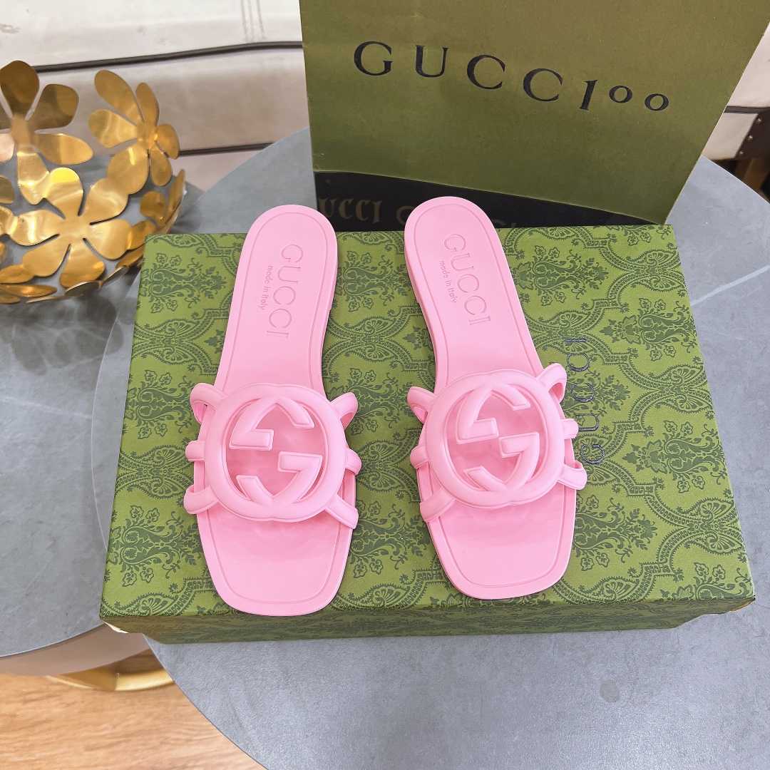 Gucci Women's Interlocking G Slide Sandal - EUR FASHION