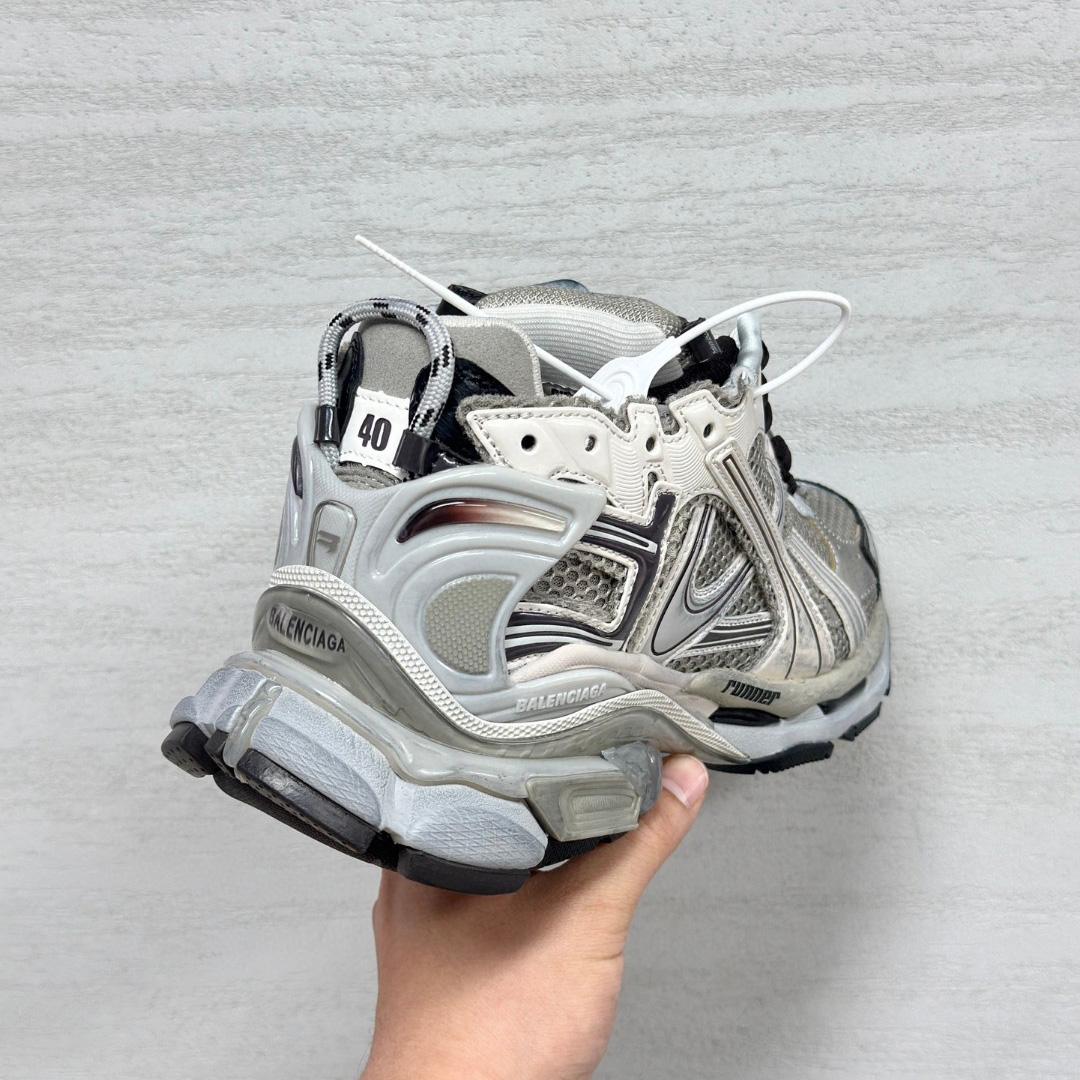 Balenciaga Runner Sneaker  - EUR FASHION