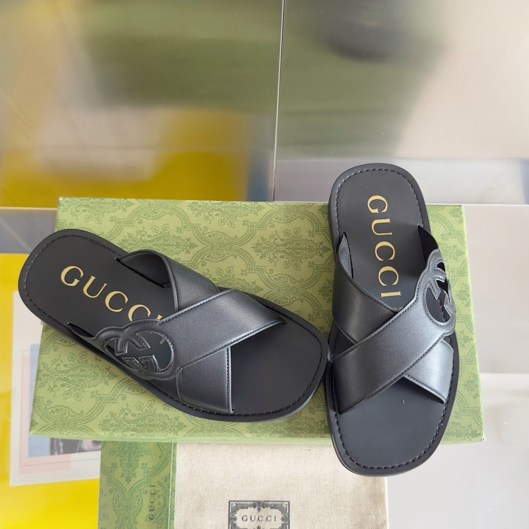 Gucci Men's Interlocking G Slide Sandal - EUR FASHION