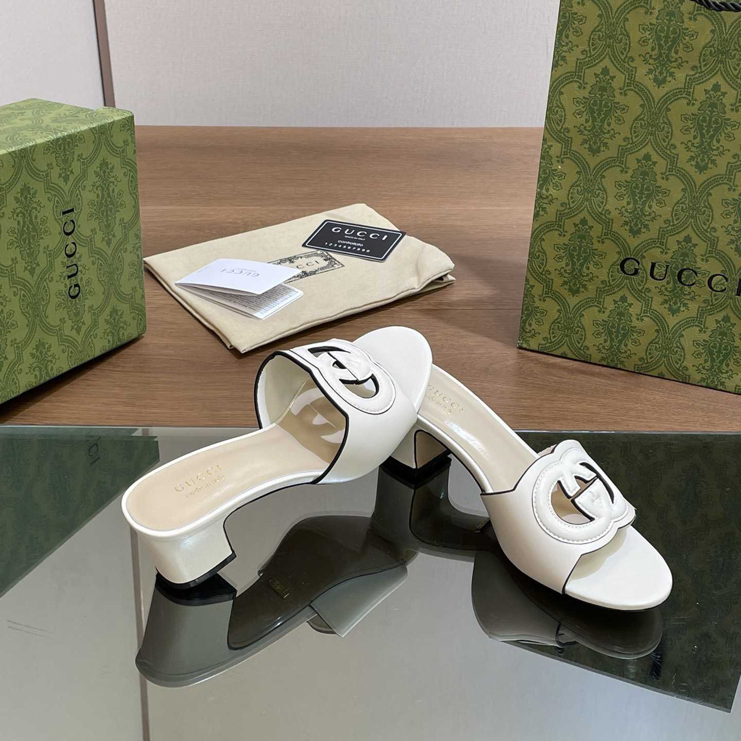Gucci Women's Interlocking G Slide Sandal  - EUR FASHION