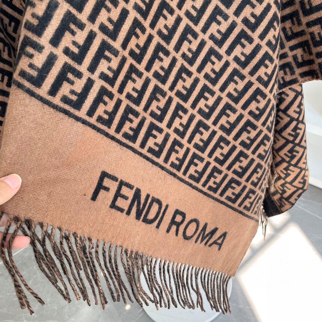 Fendi Poncho - EUR FASHION