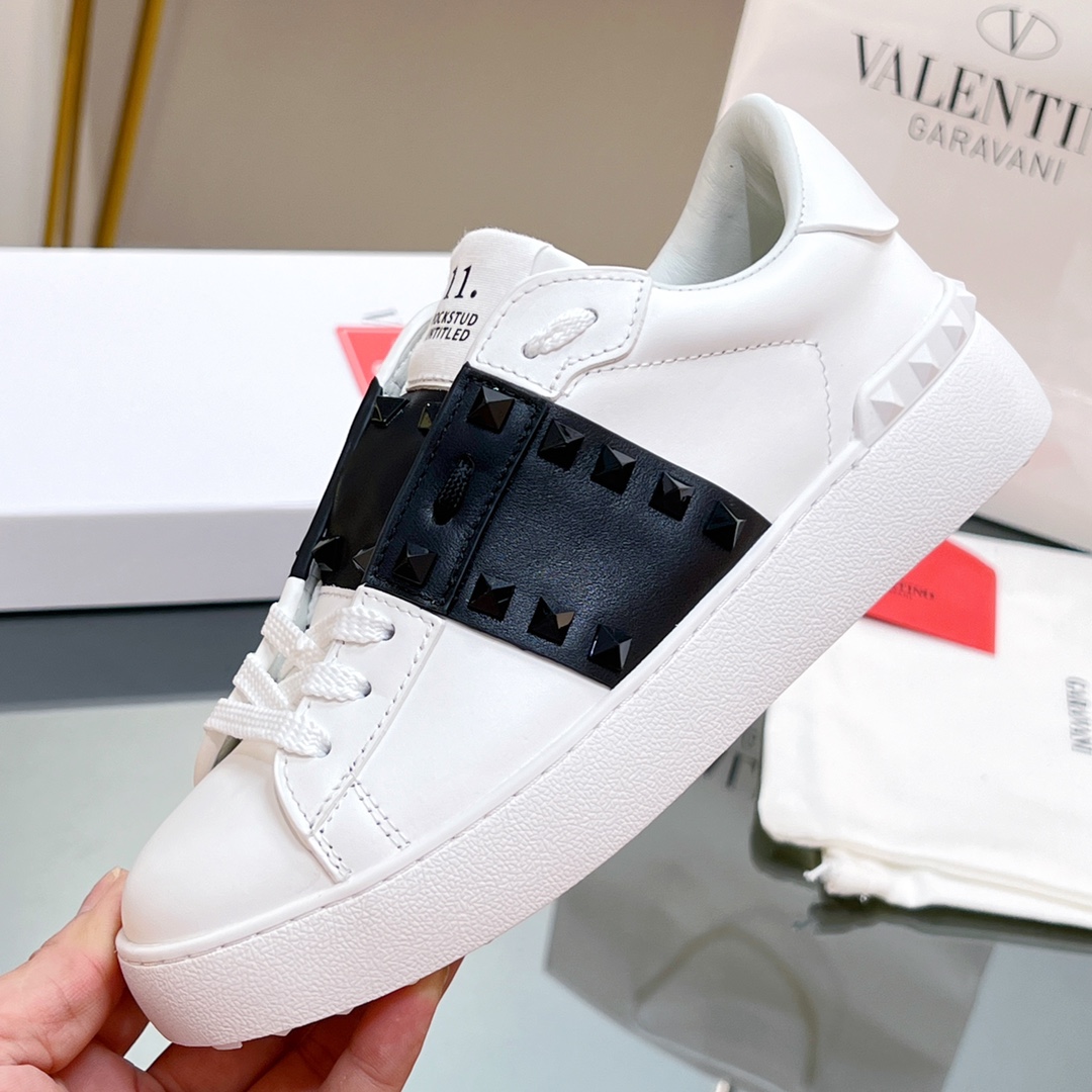 Valenti Garavani Rockstud Untitled Low-top Sneakers - EUR FASHION