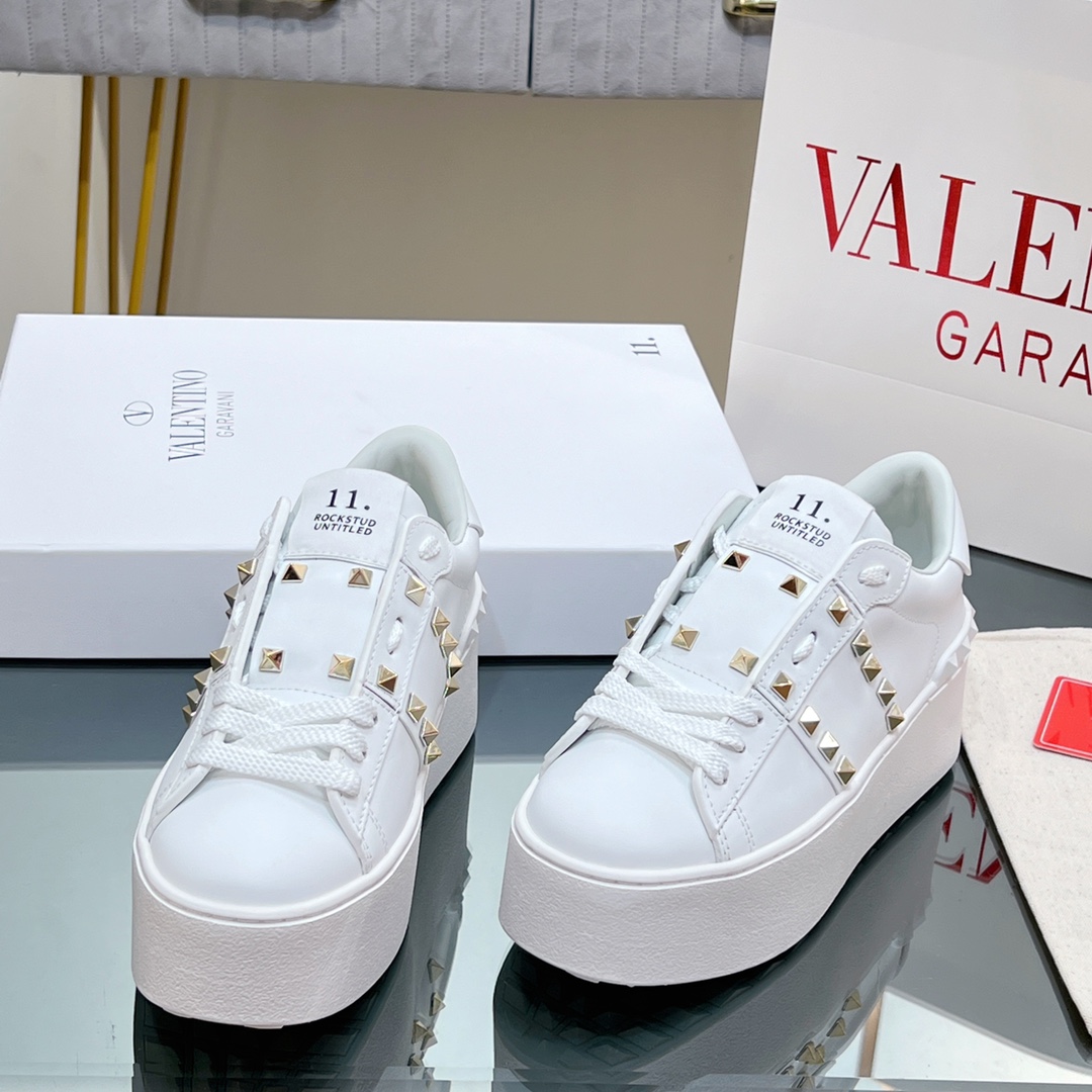 Valenti Flatform Rockstud Untitled Sneaker In Calfskin - EUR FASHION