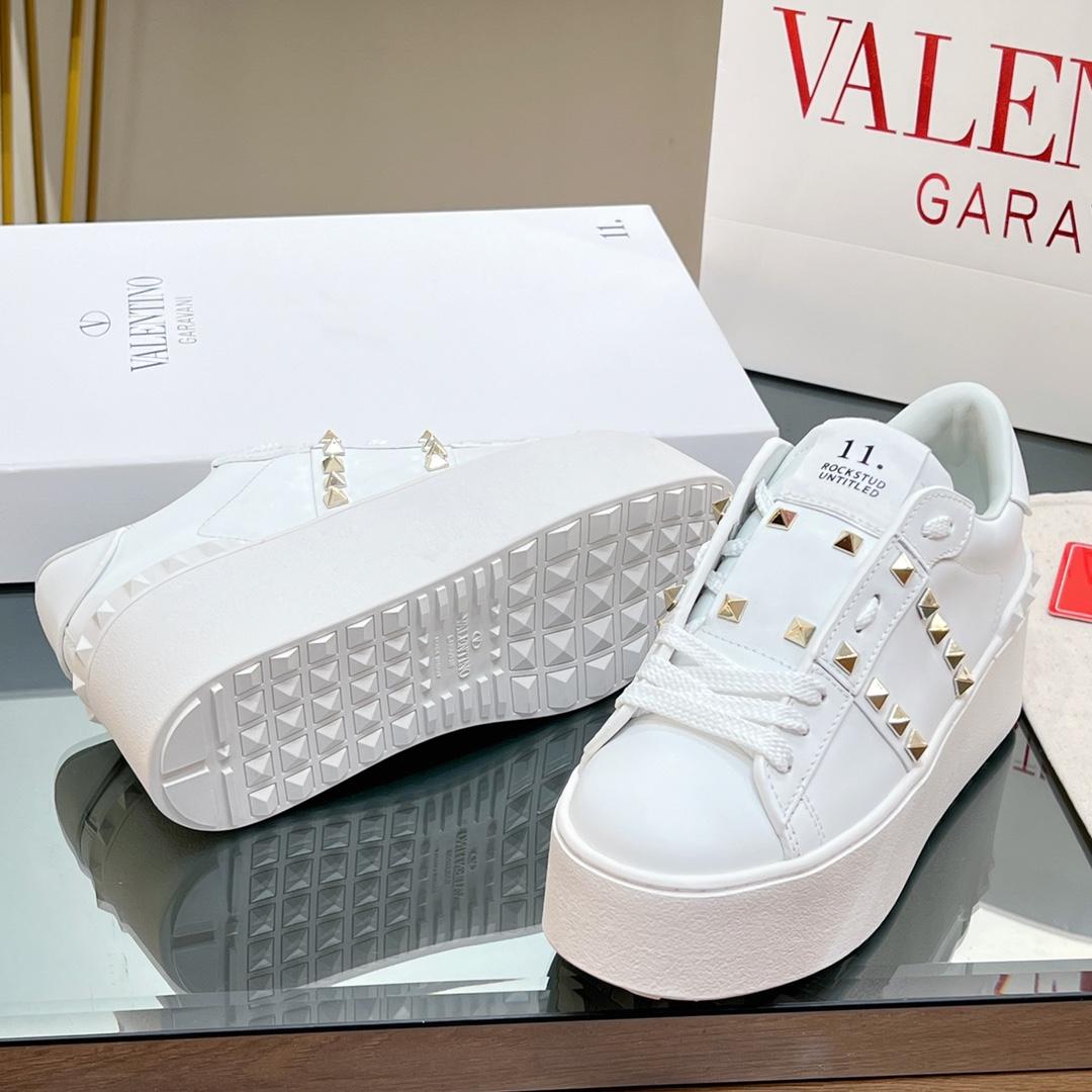 Valenti Flatform Rockstud Untitled Sneaker In Calfskin - EUR FASHION