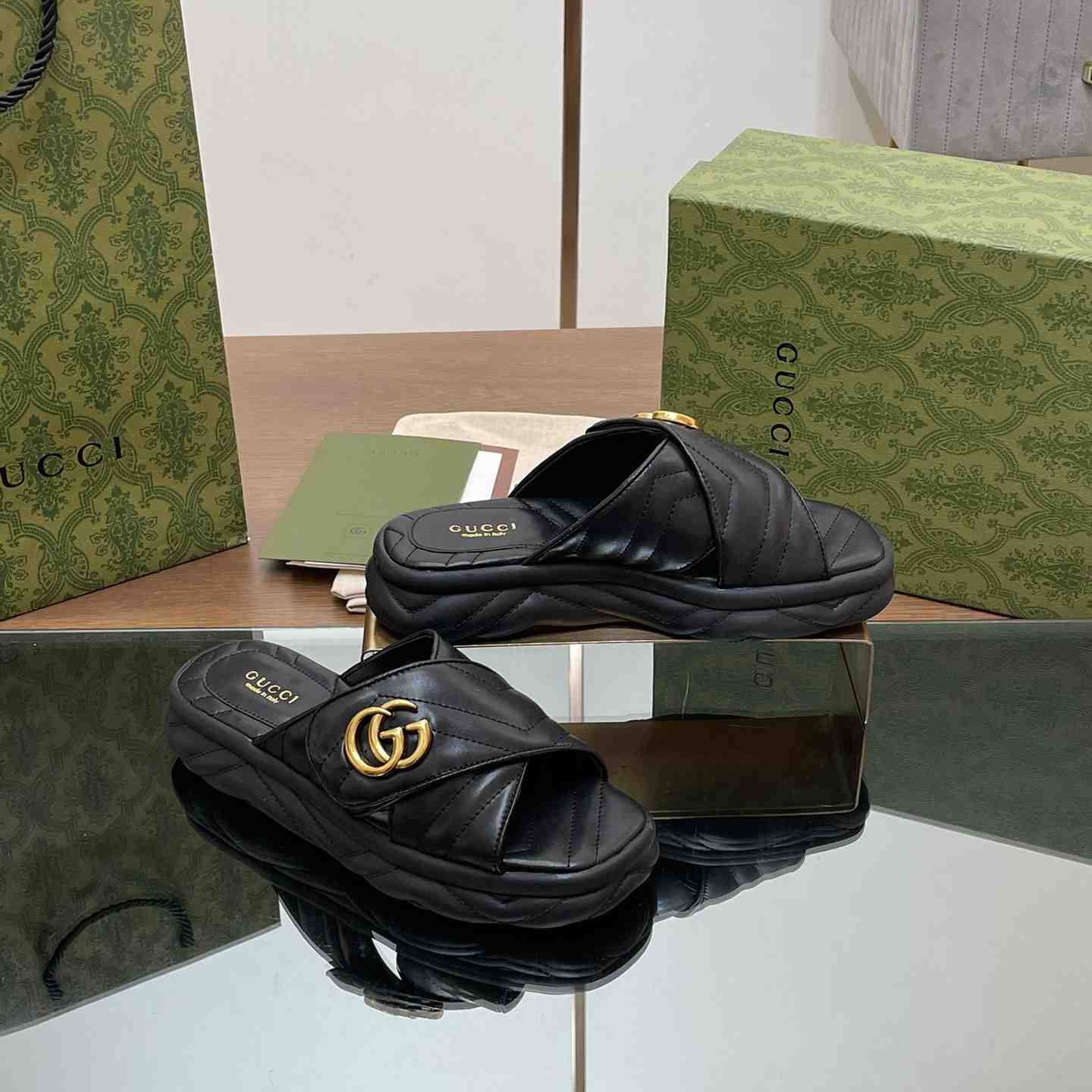 Gucci Women's Double G Slide Sandal - EUR FASHION