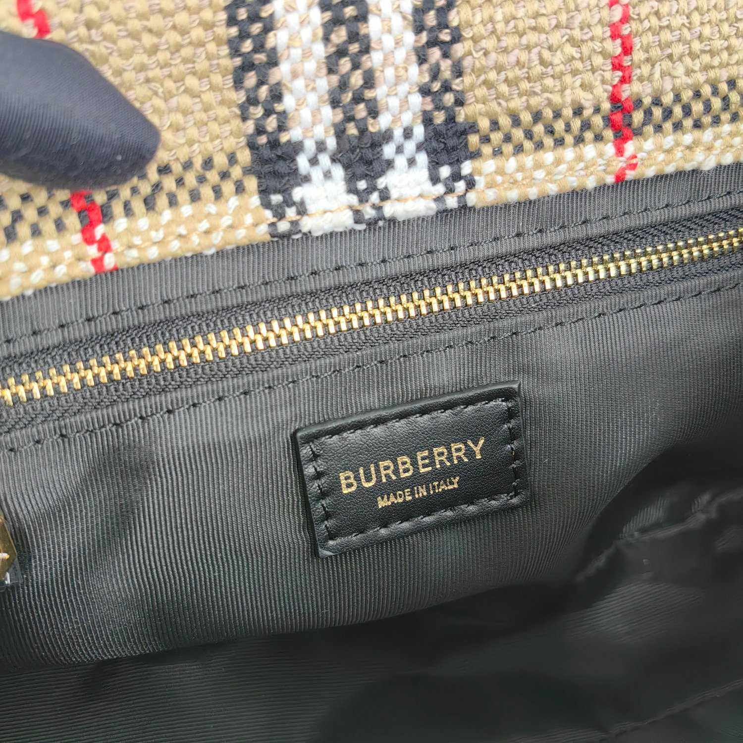 Burberry Lola Vintage-check Bouclé Shoulder Bag (28 x 6.5 x 17cm) - EUR FASHION