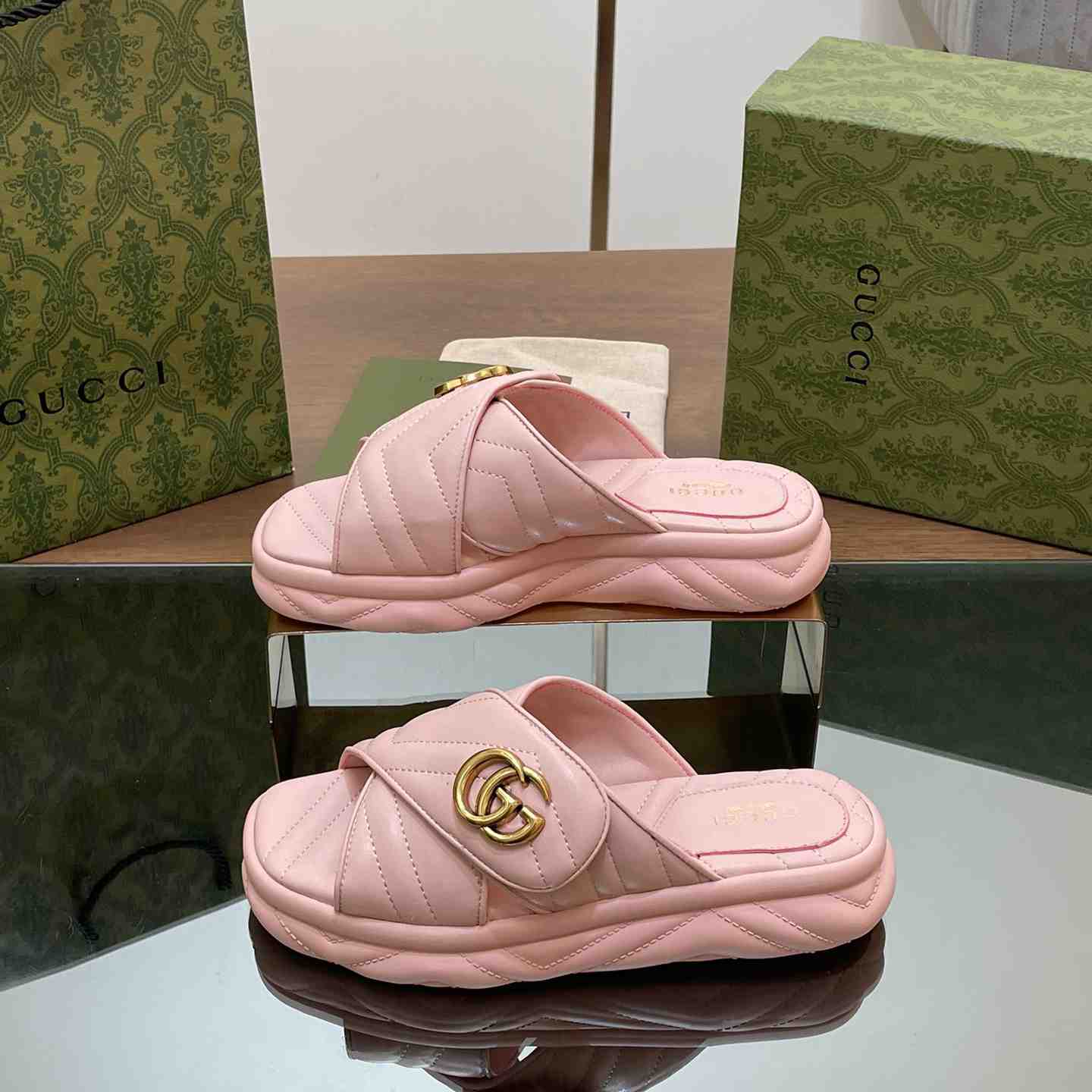 Gucci Women's Double G Slide Sandal - EUR FASHION