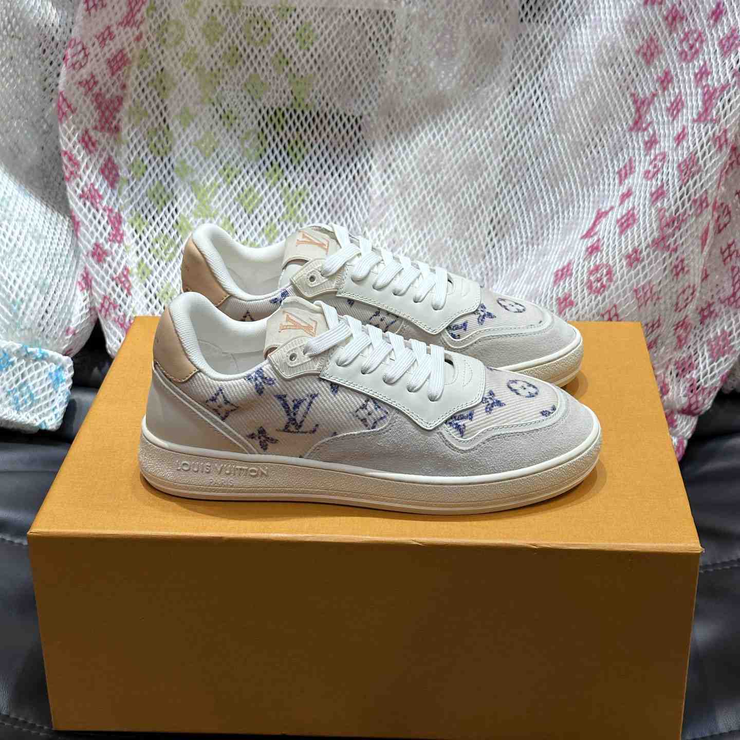 Louis Vuitton Monogram Sneaker  - EUR FASHION