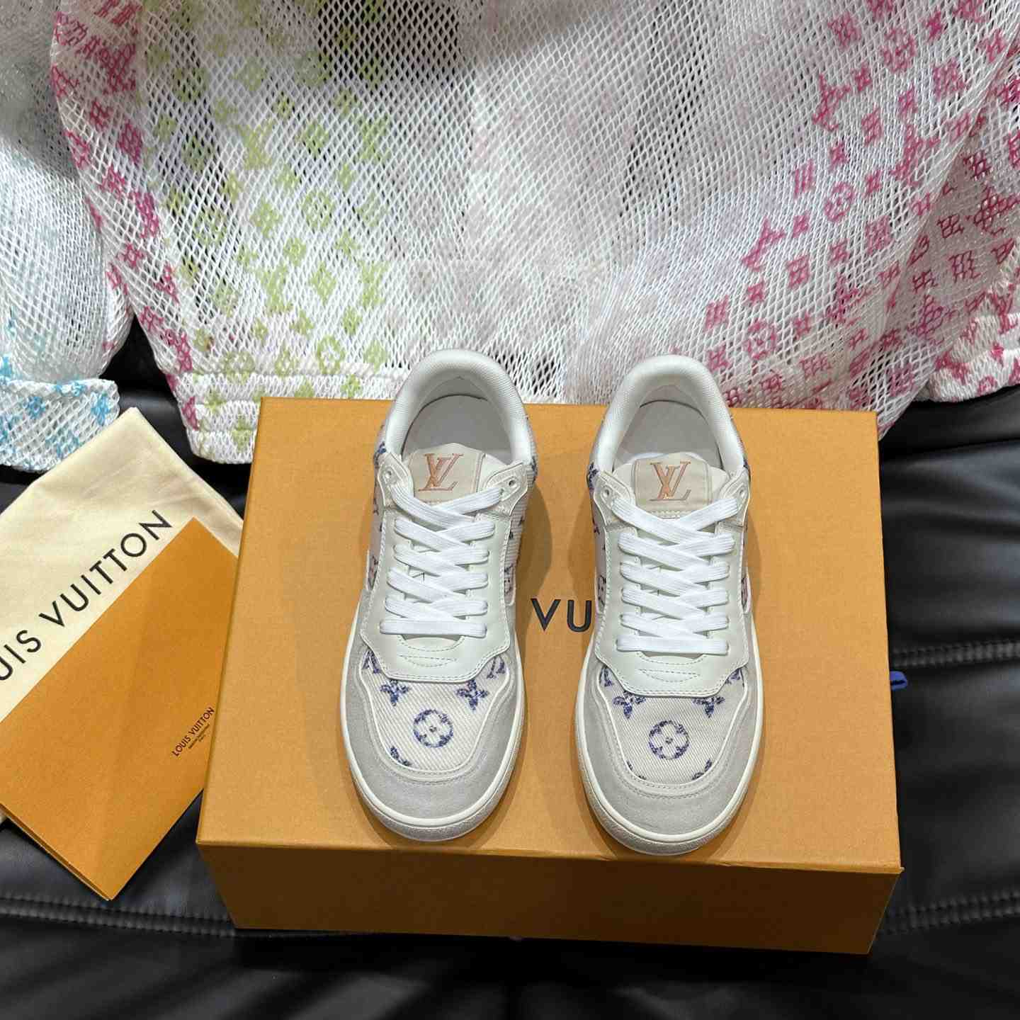 Louis Vuitton Monogram Sneaker  - EUR FASHION