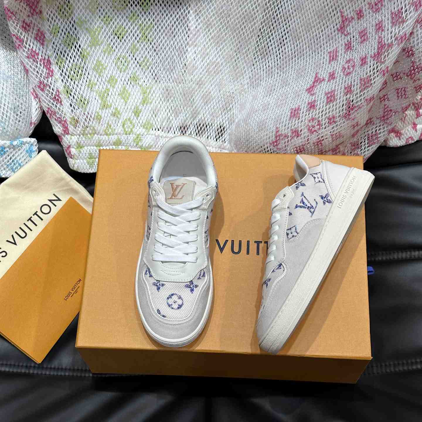 Louis Vuitton Monogram Sneaker  - EUR FASHION