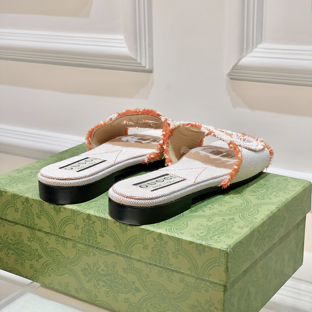 Gucci Women's Interlocking G Slide Sandal - EUR FASHION