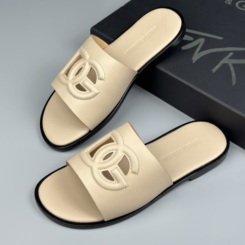 Dolce & Gabbana Calfskin sliders - EUR FASHION