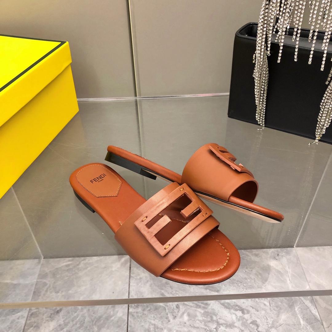 Fendi Baguette Brown Leather Slides - EUR FASHION