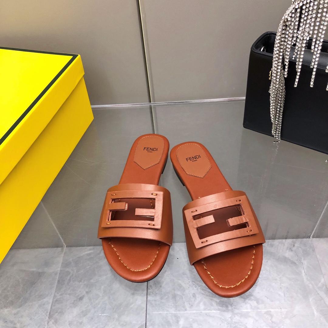 Fendi Baguette Brown Leather Slides - EUR FASHION