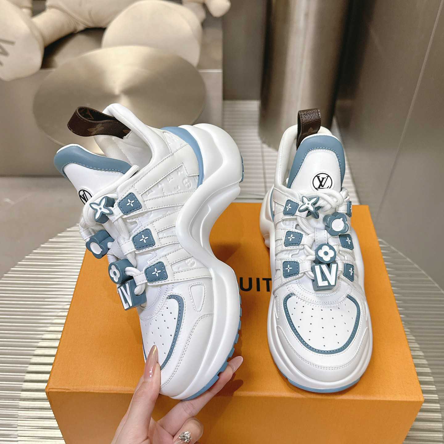 Louis Vuitton LV Archlight Sneaker    - EUR FASHION