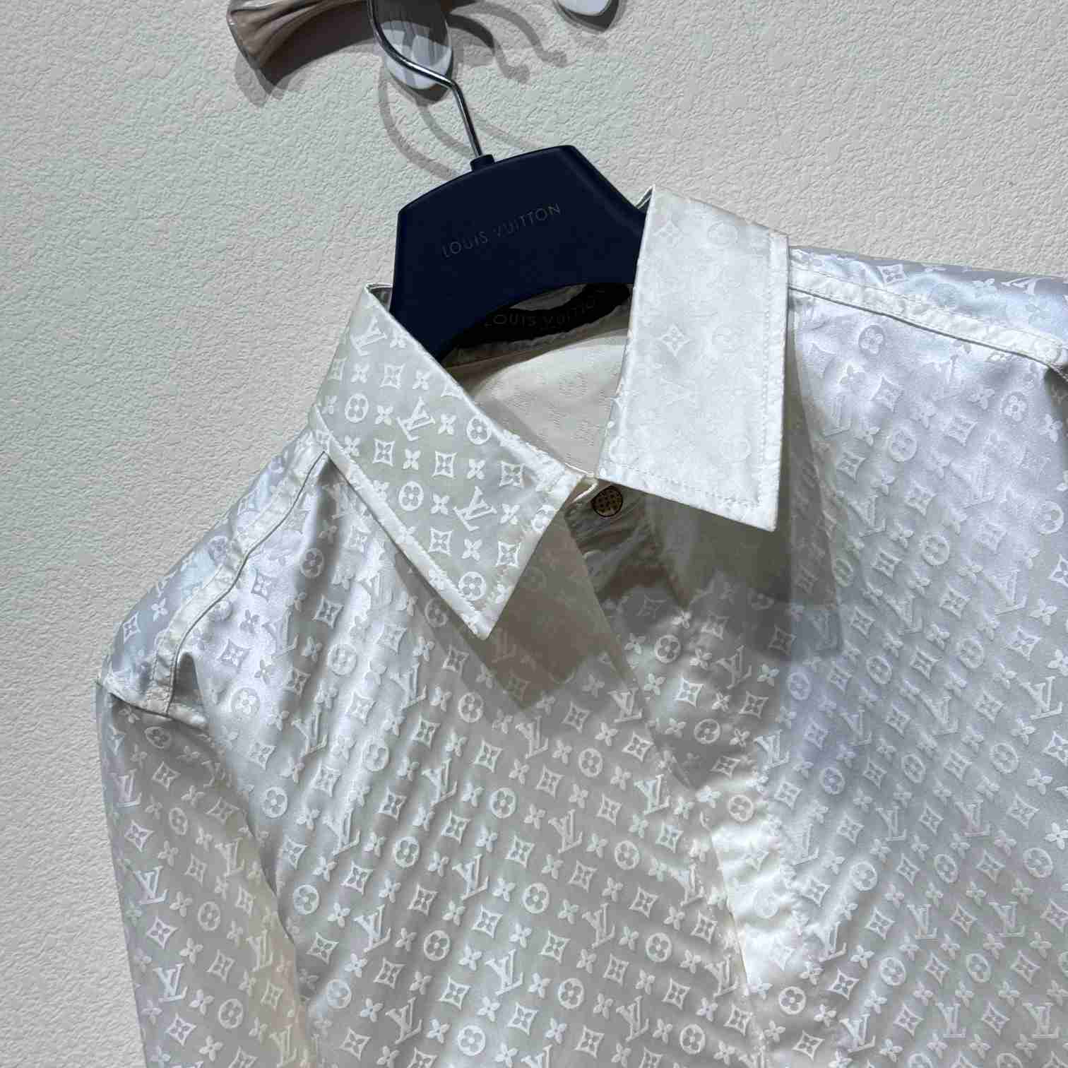 Louis Vuitton Monogram Long-Sleeved Silk Shirt   1AFJUD - EUR FASHION