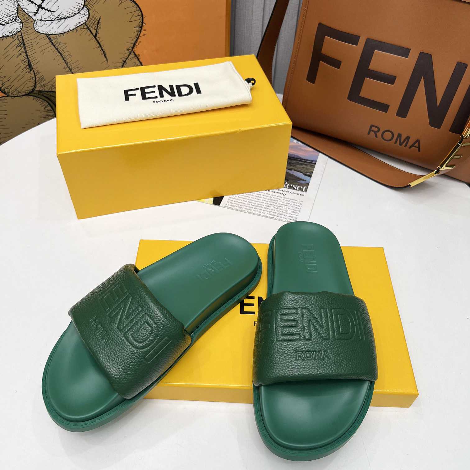 Fendi Roma Slides Green Leather Fussbett - EUR FASHION