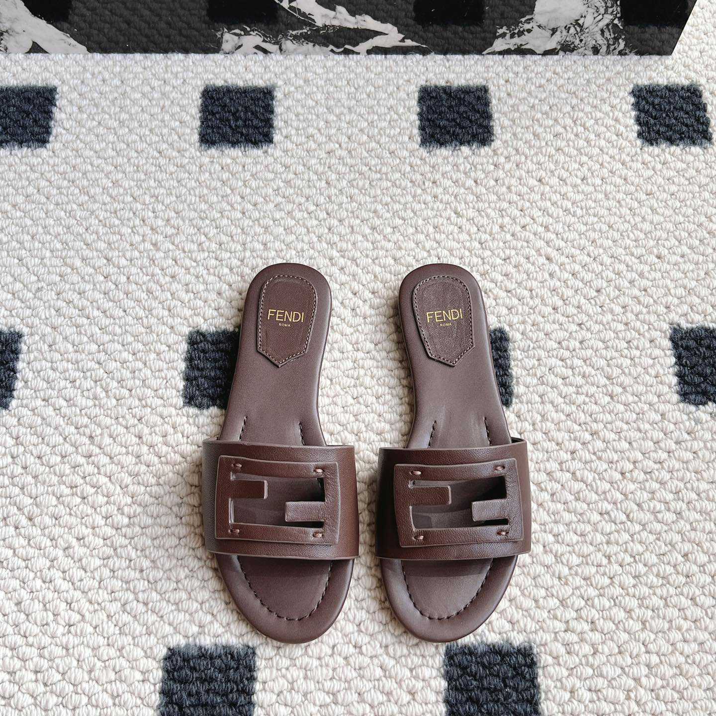 Fendi Baguette Brown Leather Slides - EUR FASHION