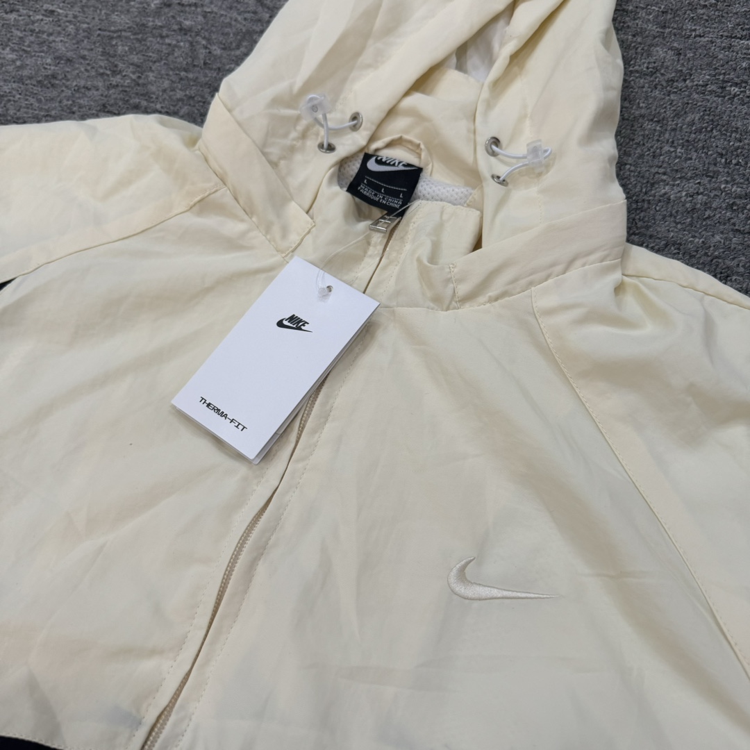 Nike Hooded Jacket - EUR FASHION