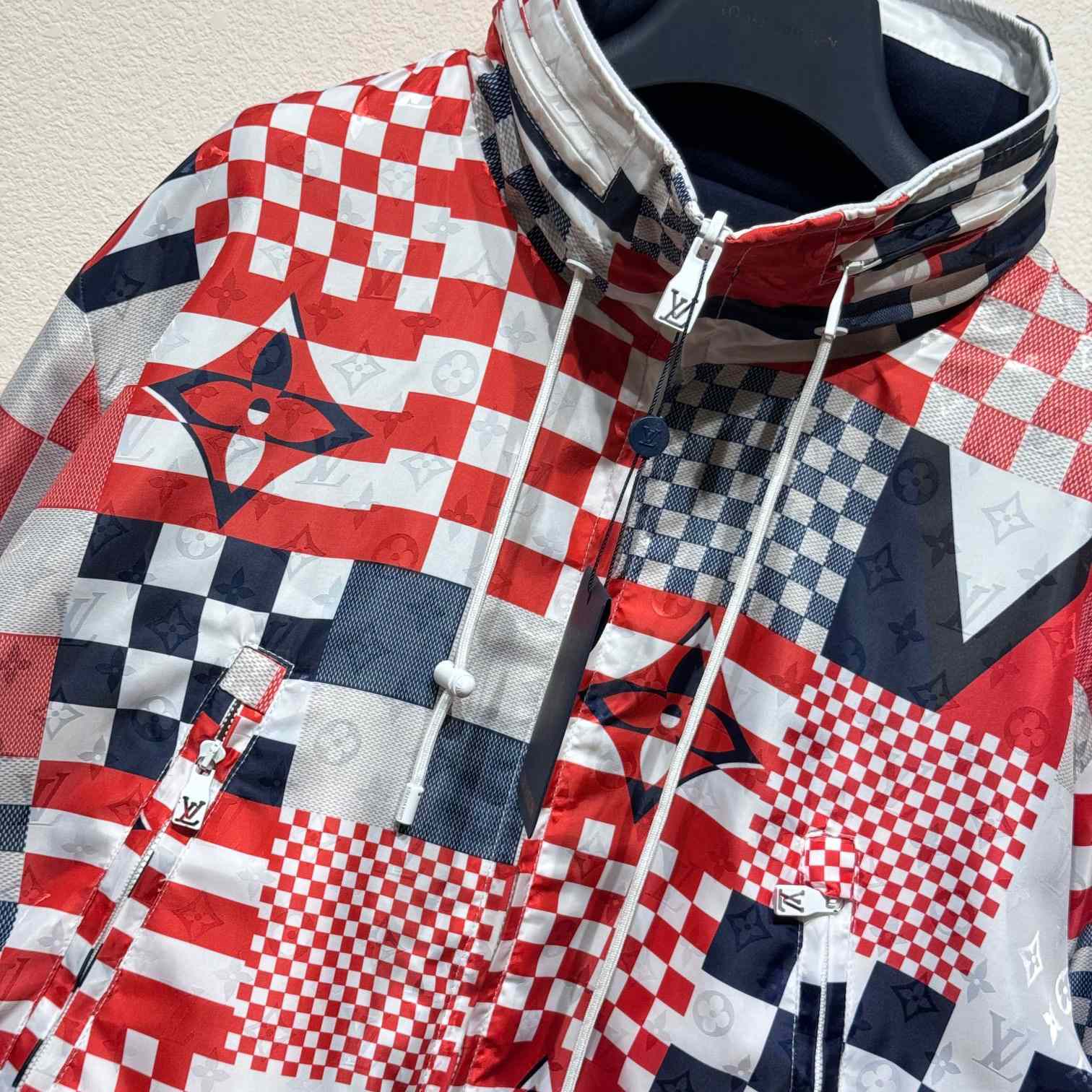 Louis Vuitton Reversible Nylon Windbreaker   1AFVMV - EUR FASHION