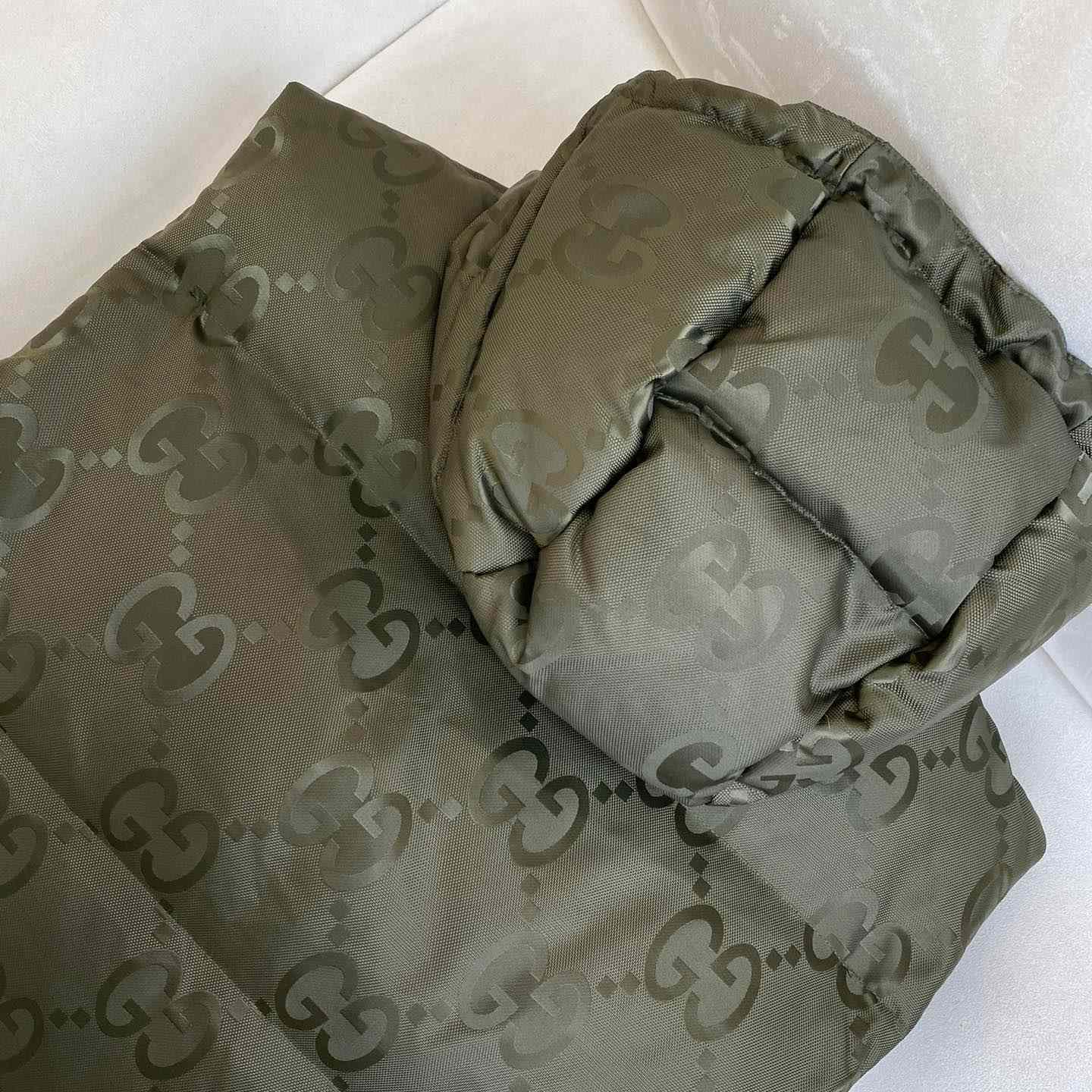 Gucci Jumbo GG Canvas Down Vest - EUR FASHION