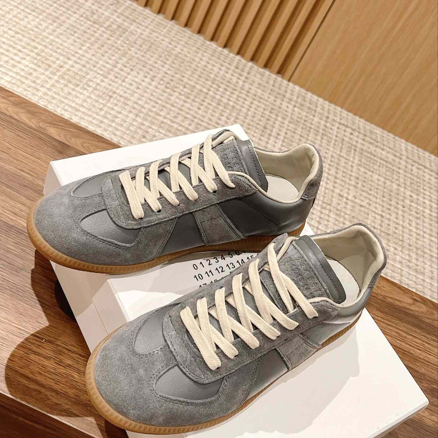 Maison Margiela Paint Replica Low-top Sneakers - EUR FASHION