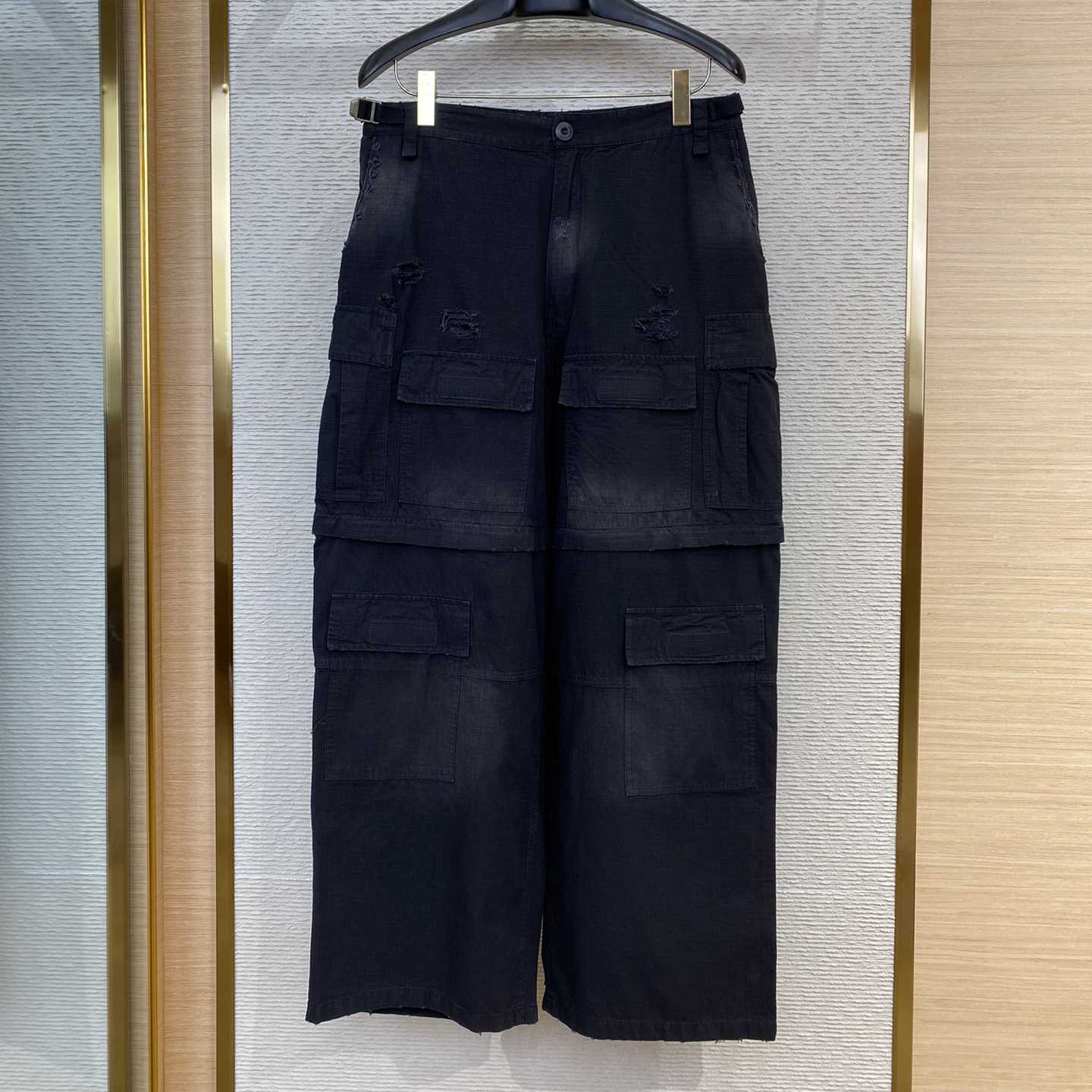 Balenciaga Large Cargo Pants In Black - EUR FASHION