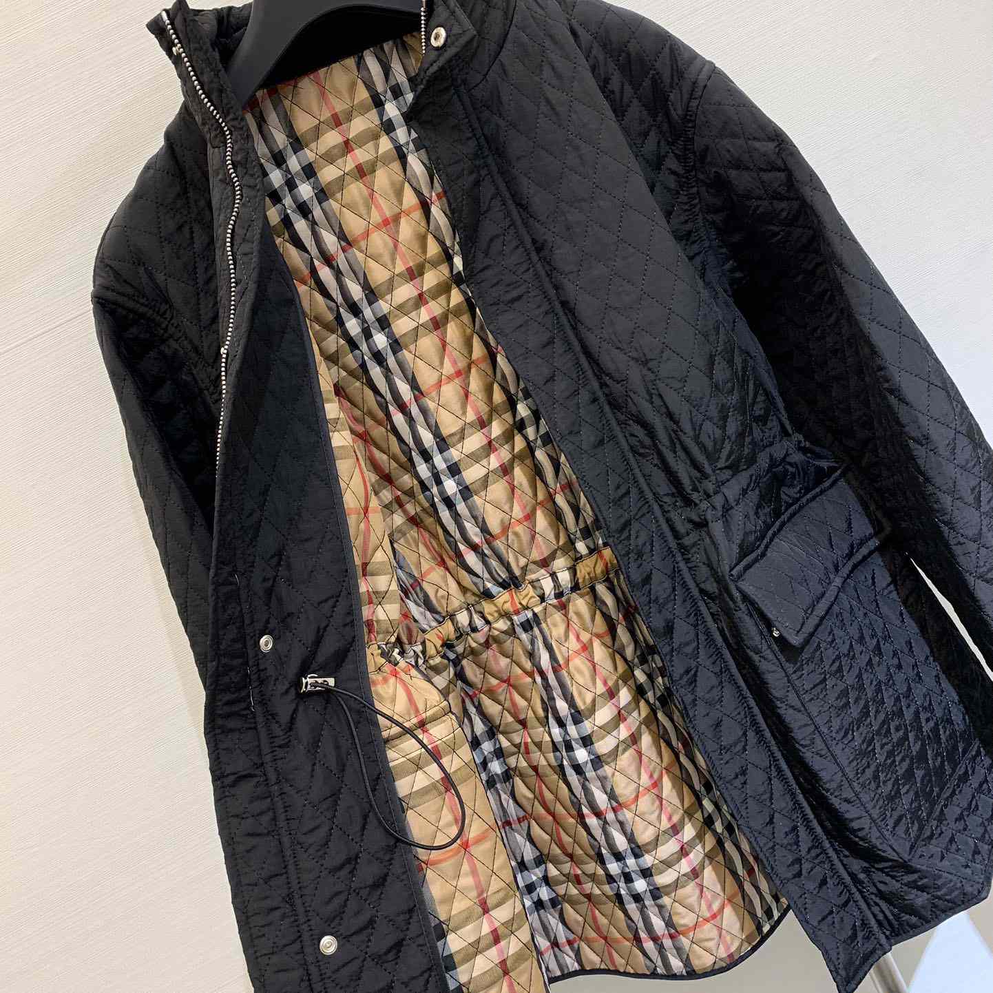 Burberry Check Hood Quilted Nylon Jacket - EUR FASHION