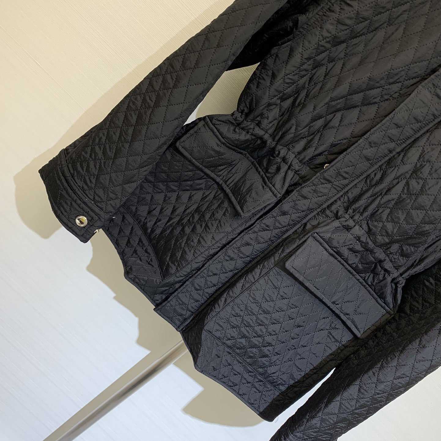 Burberry Check Hood Quilted Nylon Jacket - EUR FASHION