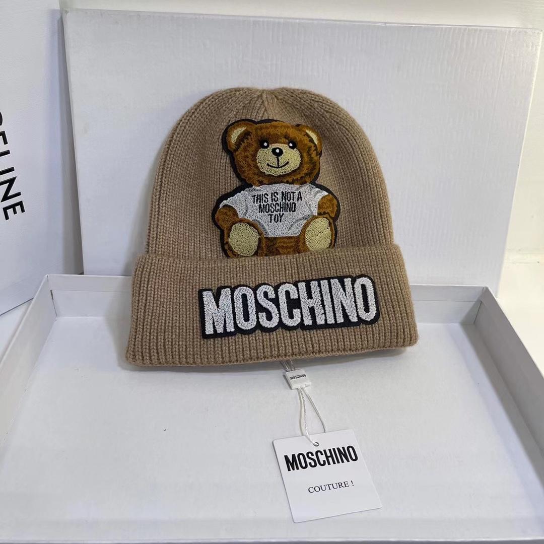 Moschino Beanie  - EUR FASHION