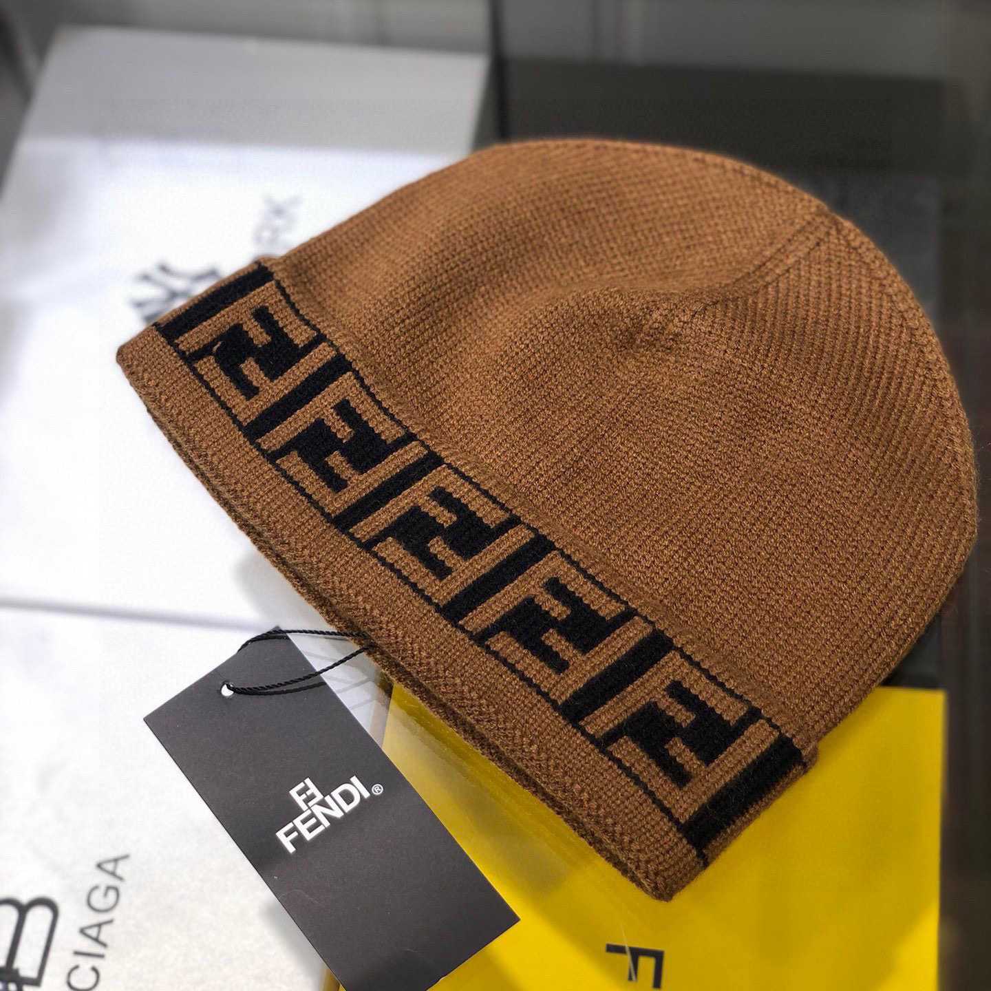 Fendi Beanie  - EUR FASHION