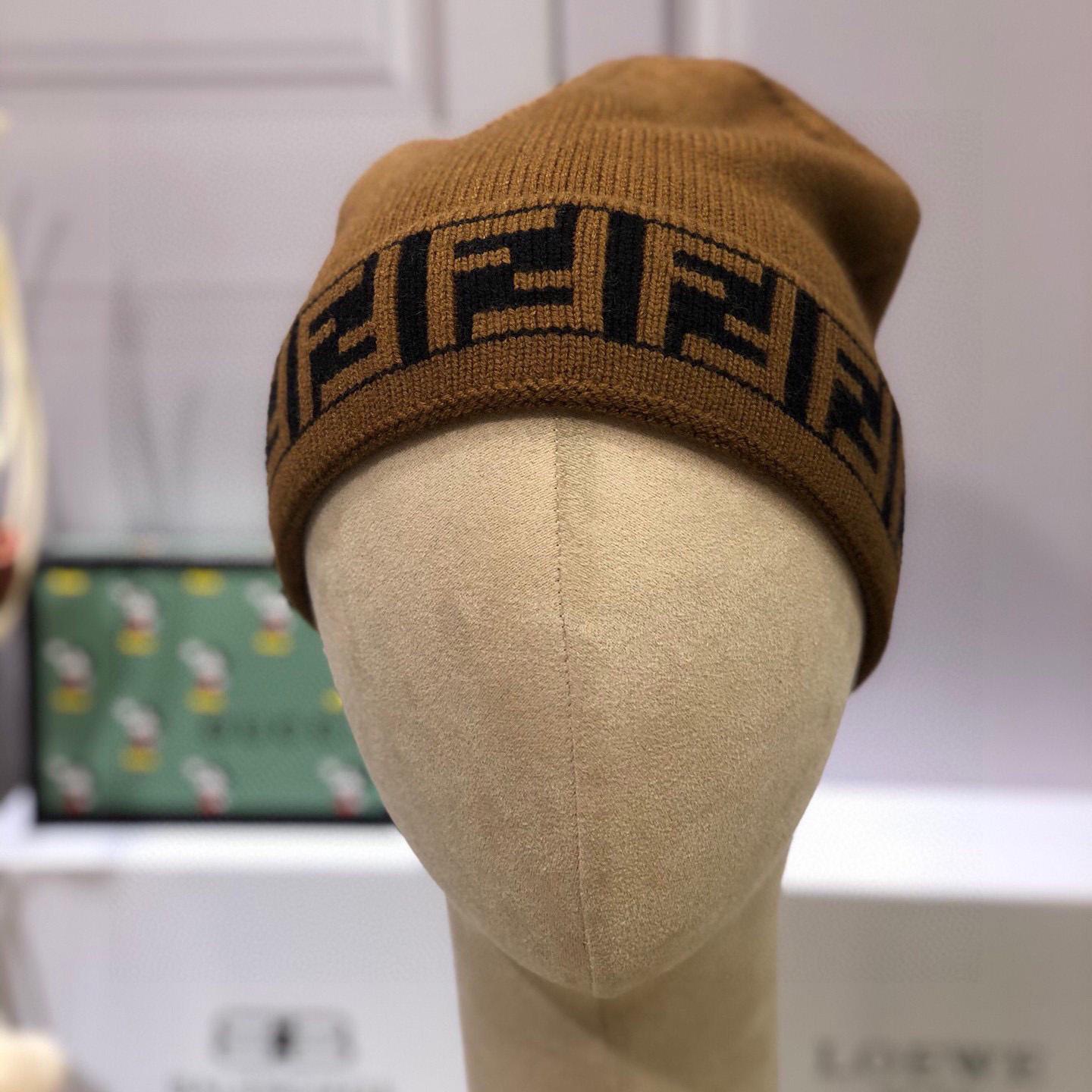 Fendi Beanie  - EUR FASHION