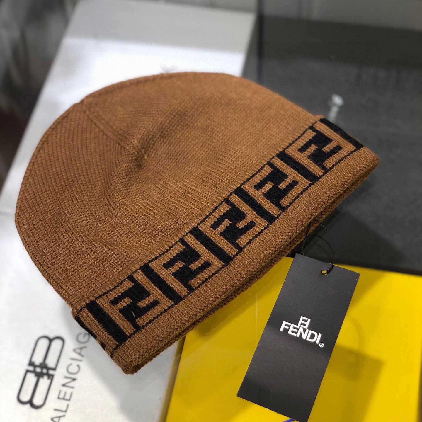 Fendi Beanie  - EUR FASHION