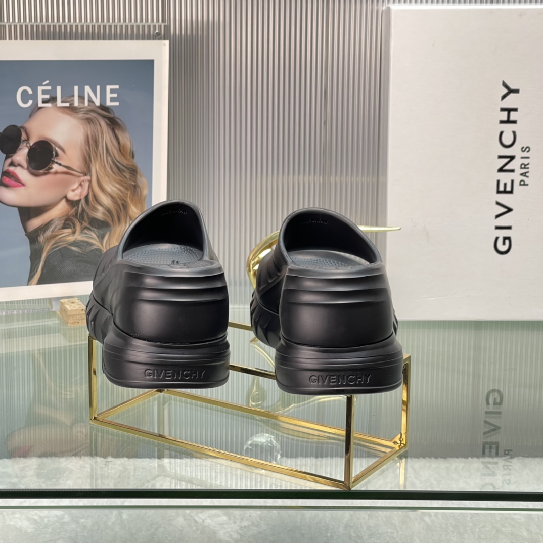 Givenchy Marshmallow Sandals In Rubber - EUR FASHION