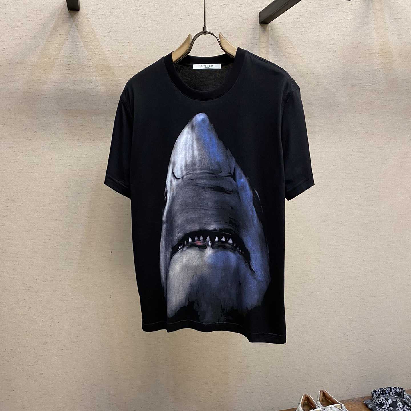 Givenchy Black Shark T-Shirt - EUR FASHION