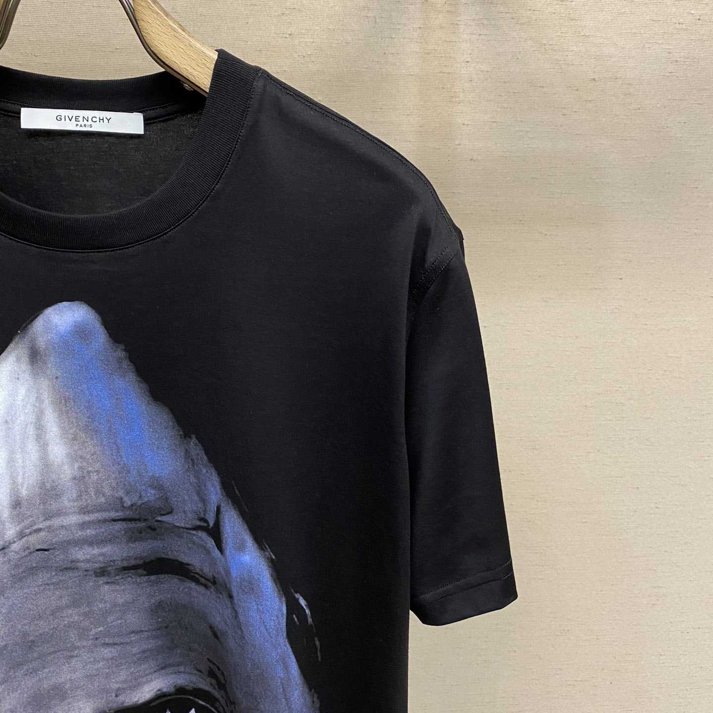 Givenchy Black Shark T-Shirt - EUR FASHION