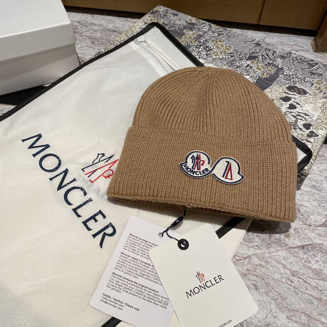 Moncler Beanie  - EUR FASHION