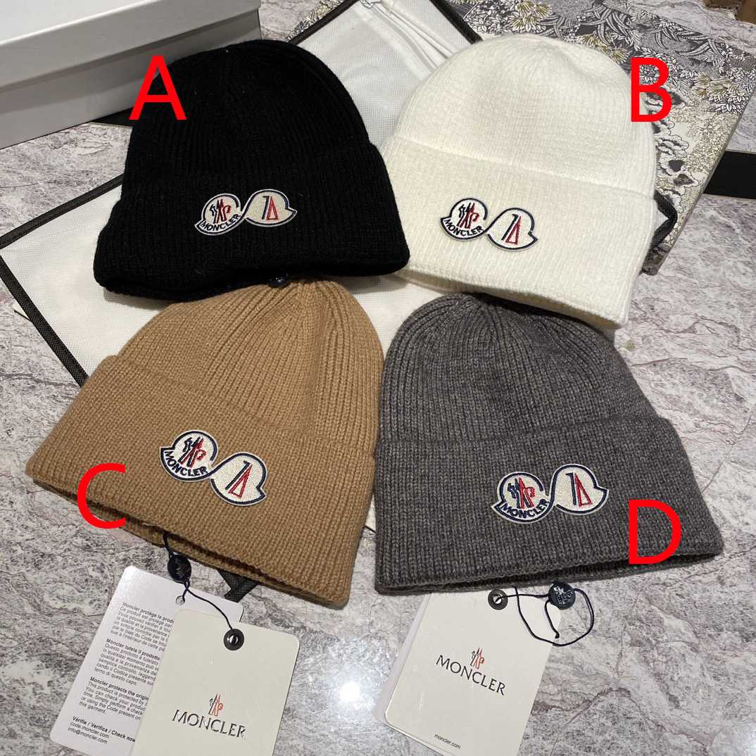 Moncler Beanie  - EUR FASHION