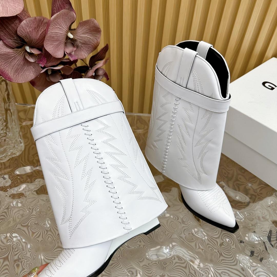 Givenchy Shark Lock Cowboy Ankle Boots In Leather - EUR FASHION