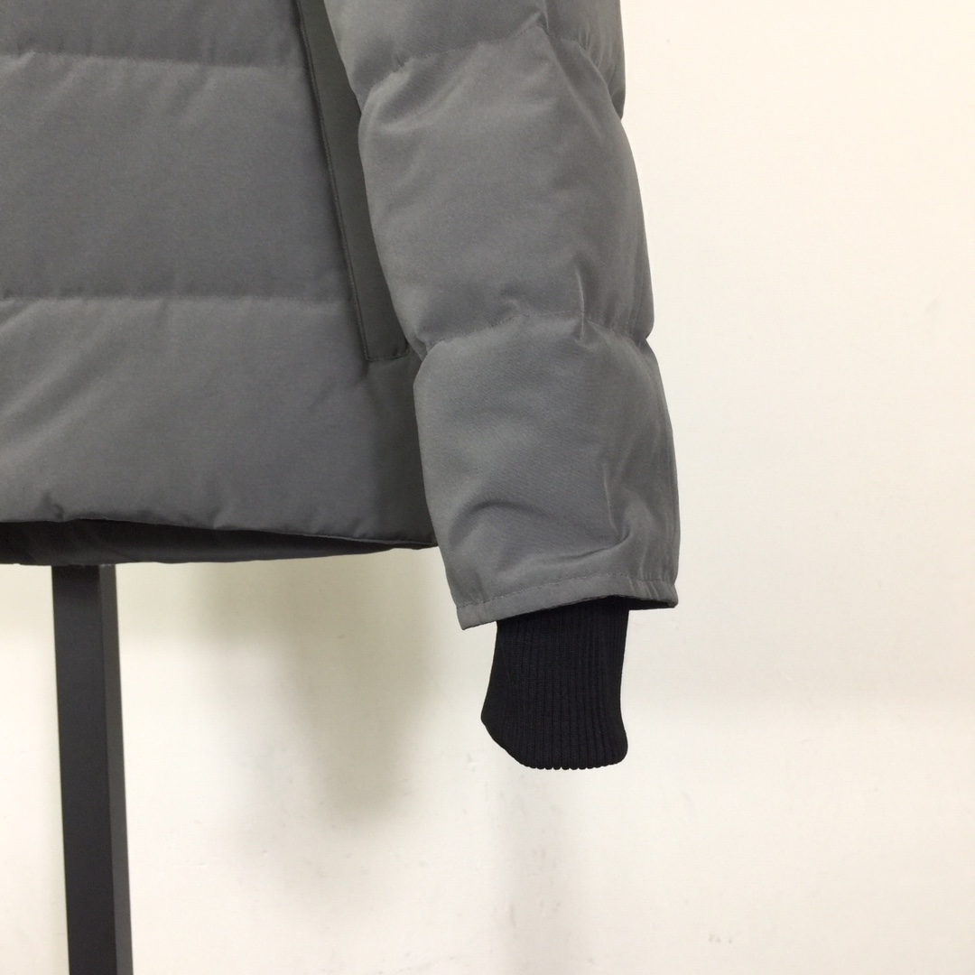 Canada Goose Down Jacket - EUR FASHION