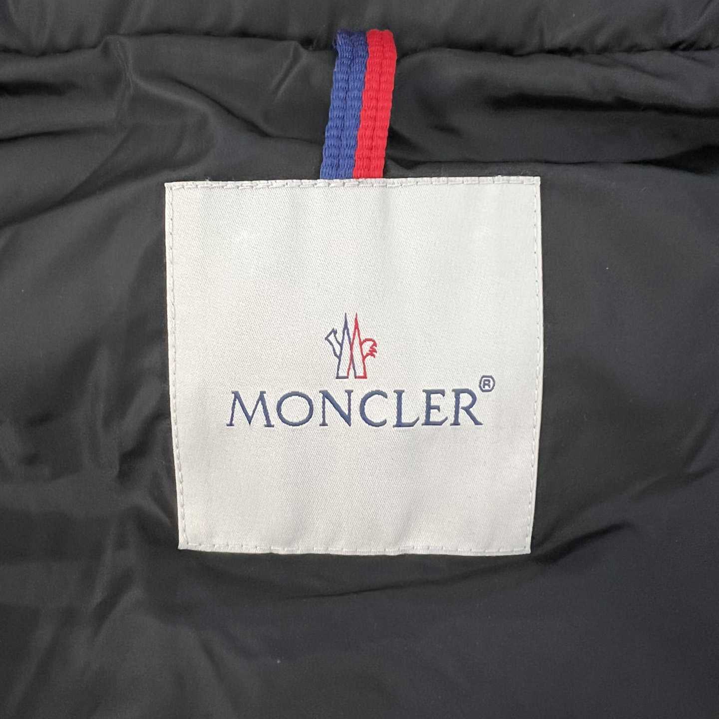 Moncler Bourne Short Down Jacket - EUR FASHION