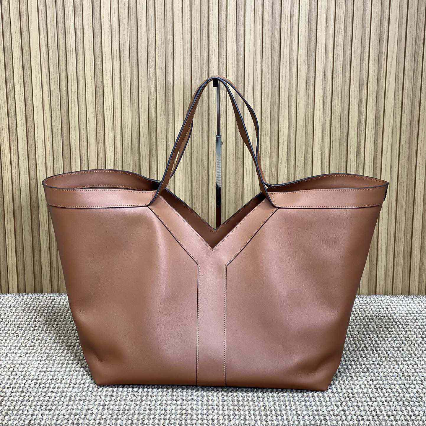 Saint Laurent Y Tote In Leather - EUR FASHION