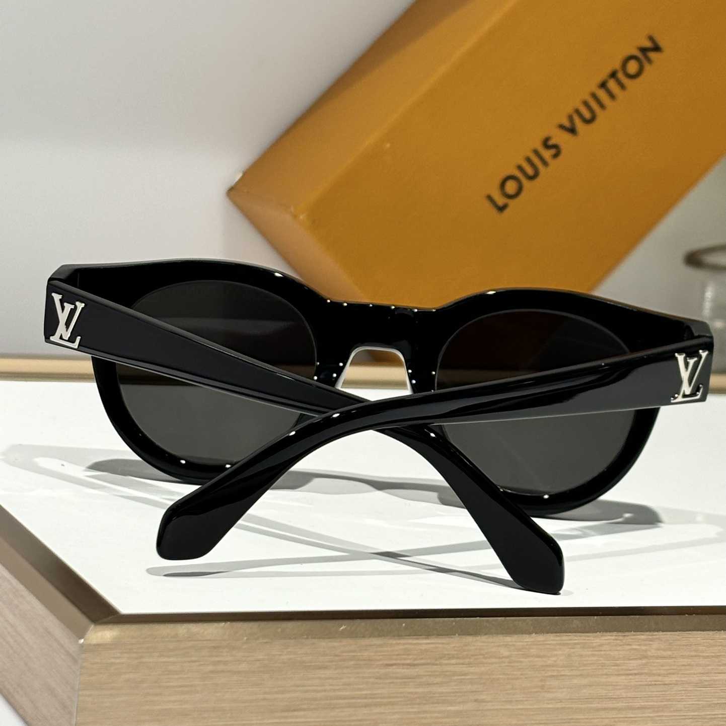 Louis Vuitton LV Legacy Round Sunglasses   Z2506U - EUR FASHION