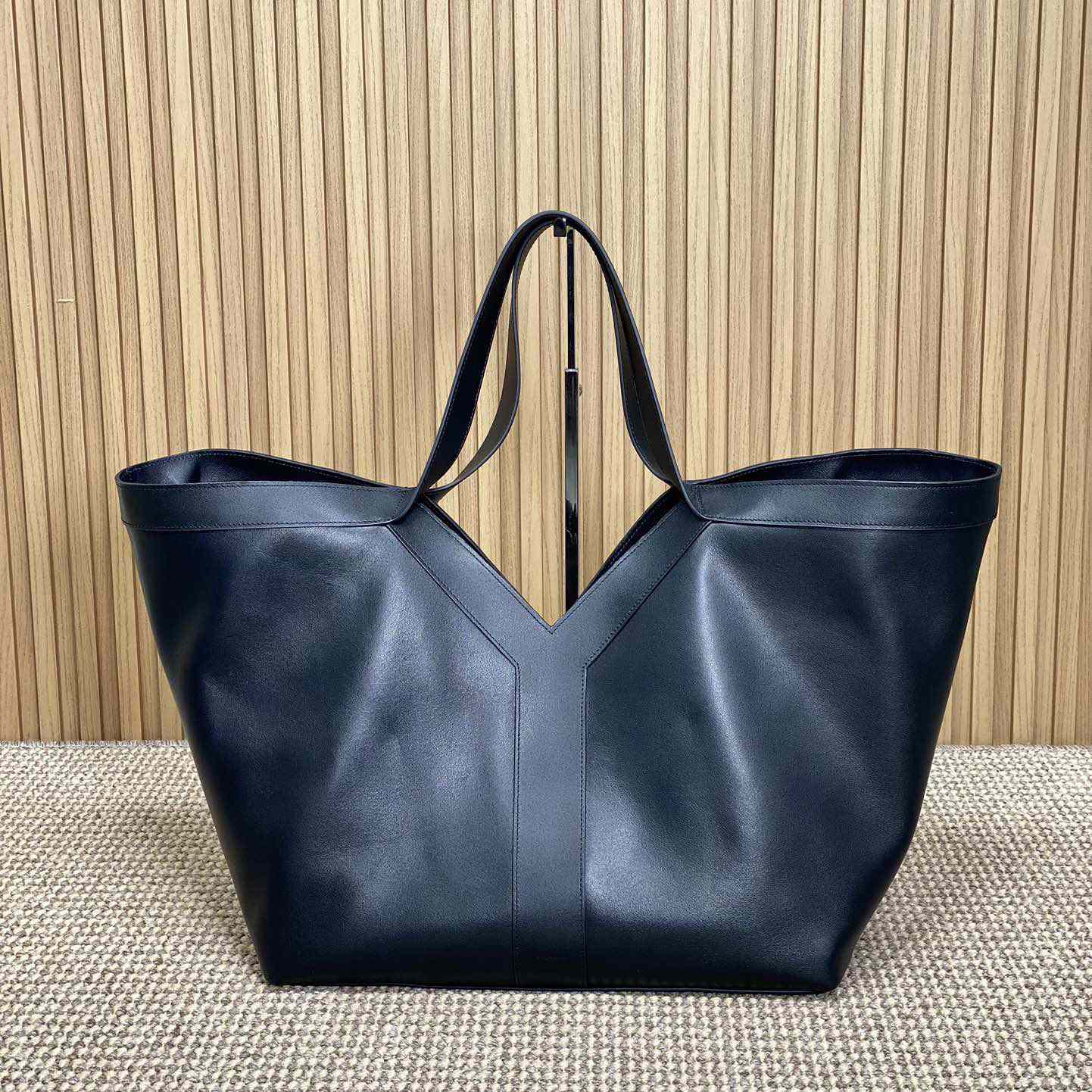 Saint Laurent Y Tote In Leather - EUR FASHION